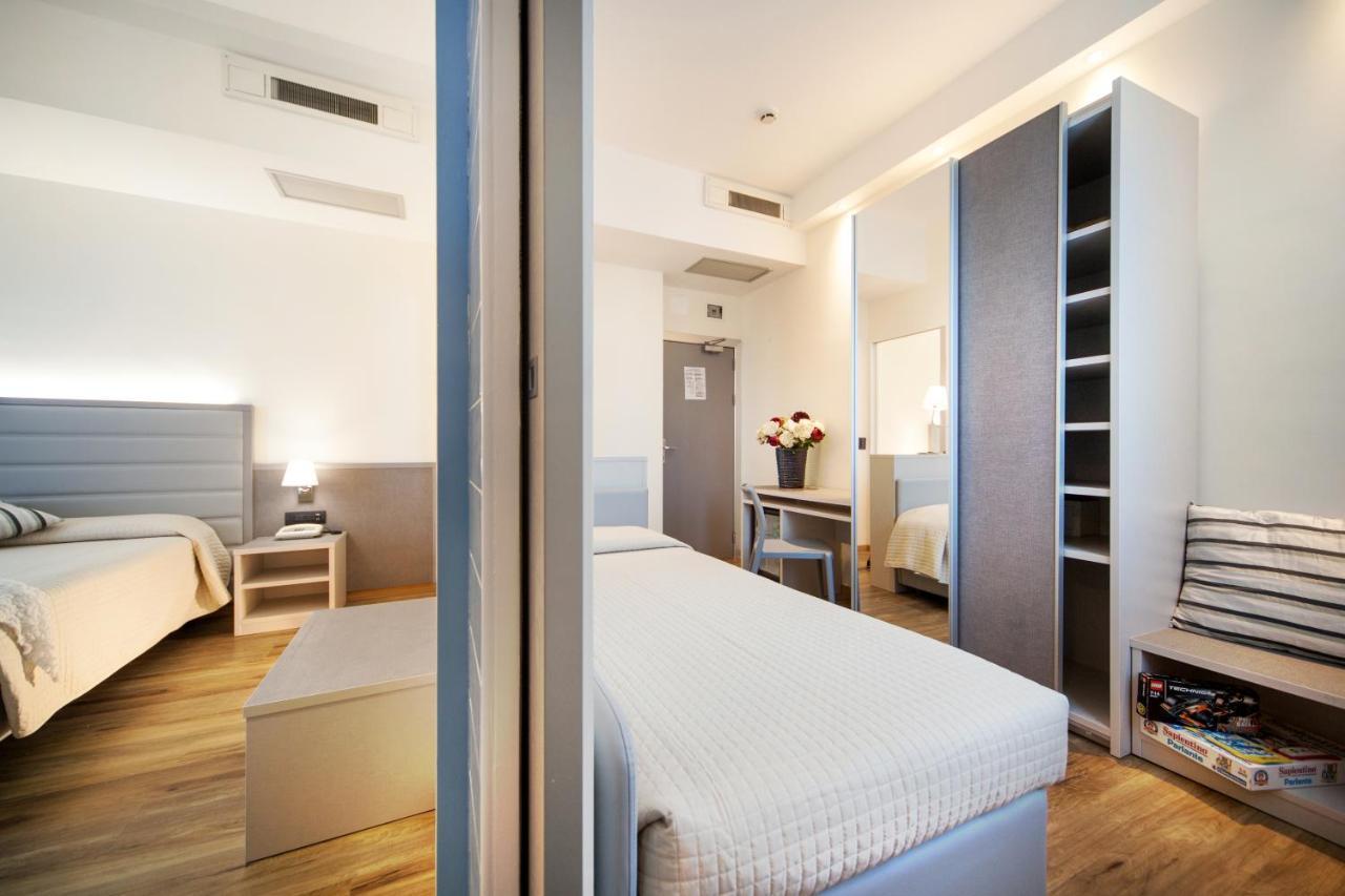 My Place Hotel ริมินี ภายนอก รูปภาพ