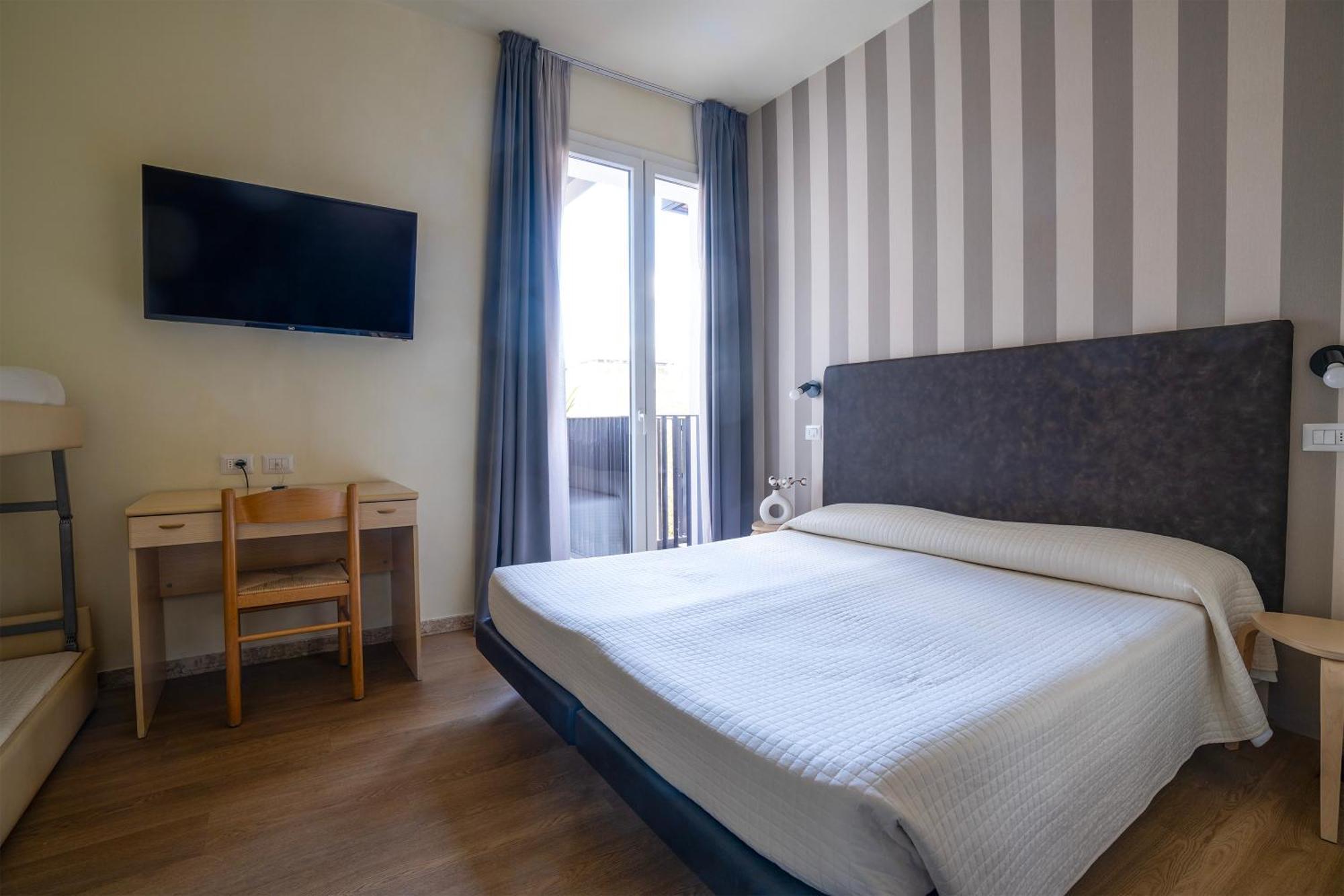 My Place Hotel ริมินี ภายนอก รูปภาพ